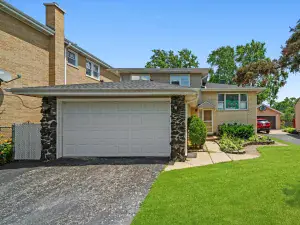 4501 W 90th Place Hometown IL 60456 MLS #MRD12500089 64 broker reciprocity
