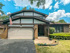 1890 182nd Place Lansing IL 60438 MLS #MRD12493889 62 broker reciprocity