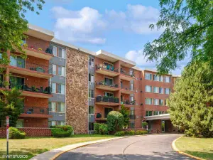 945 E Kenilworth Avenue #312 Palatine IL 60074 MLS #MRD12492135 50 broker reciprocity