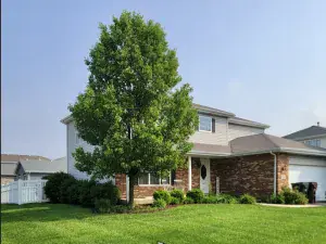 1643 Castbourne Court Wheaton IL 60189 MLS #MRD12503790 60 broker reciprocity