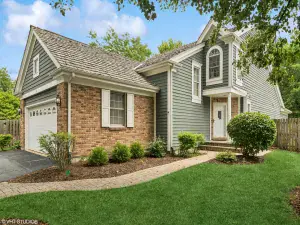 640 S Grove Avenue Barrington IL 60010 MLS #MRD12490484 64 broker reciprocity