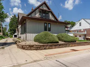 1611 N Horsman Street Rockford IL 61101 MLS #MRD12491991 60 broker reciprocity