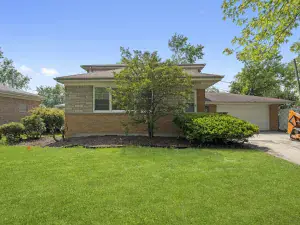 372 Bensley Avenue Calumet City IL 60409 MLS #MRD12485409 64 broker reciprocity