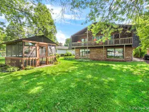 1929 S Ashland Avenue Park Ridge IL 60068 MLS #MRD12463404 56 broker reciprocity
