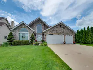379 Summit Circle Lombard IL 60148 MLS #MRD12417885 50 broker reciprocity