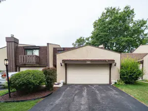 1406 Chanticleer Lane #1406 Hinsdale IL 60521 MLS #MRD12500440 60 broker reciprocity