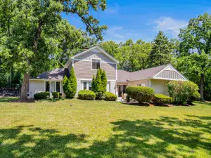 9712 W Shore Drive Oak Lawn IL 60453 MLS #MRD12391906 60 broker reciprocity