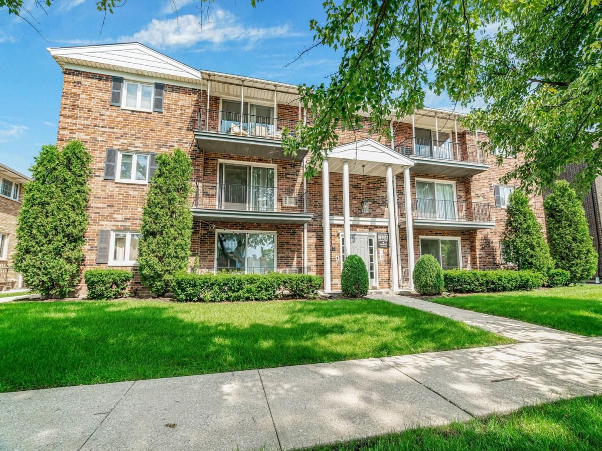 21 S Waiola Avenue #8 La Grange IL 60525 MLS #MRD12427476 45 MLS #MRD12427476 image #0