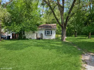 566 Hirsch Avenue Calumet City IL 60409 MLS #MRD12498938 56 broker reciprocity