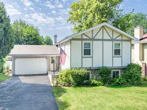 407 Keith Avenue Crystal Lake IL 60014 MLS #MRD12501735 46 broker reciprocity