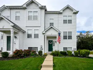 1041 Susan Collins Lane #402 Oak Park IL 60302 MLS #MRD12502684 62 broker reciprocity