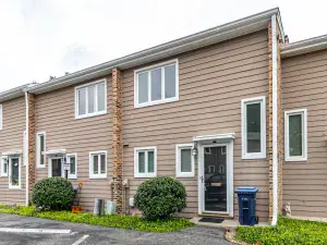 7000 Sussex Court #204 Woodridge IL 60517 MLS #MRD12455751 56 broker reciprocity