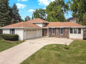 13533 Short Drive Crestwood IL 60418 MLS #MRD12500307 56 broker reciprocity