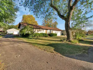 211 Wabansi Trail Paw Paw IL 61353 MLS #MRD12493764 52 broker reciprocity