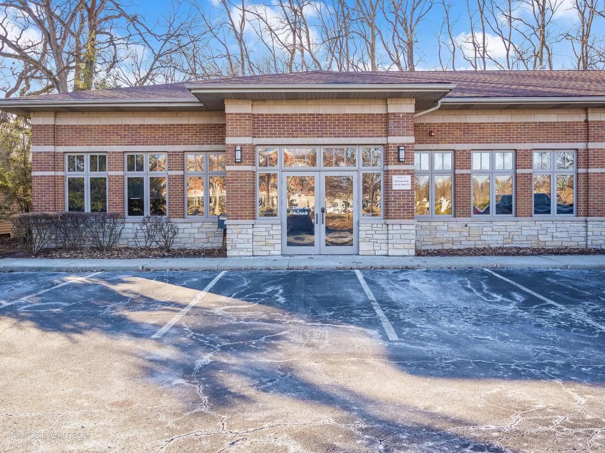 400 S Knoll Street #A Wheaton IL 60187 MLS #MRD12431149 37 MLS #MRD12431149 image #0