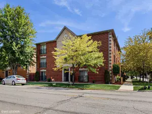 4744 S Prairie Avenue #1A Chicago IL 60615 MLS #MRD12500274 64 broker reciprocity