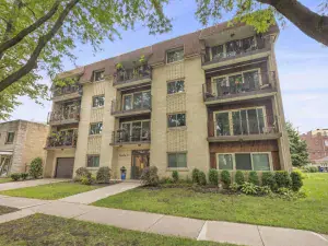 2530 N 72nd Court #2W Elmwood Park IL 60707 MLS #MRD12459814 54 broker reciprocity