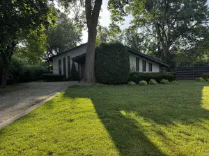 10324 Wight Street Westchester IL 60154 MLS #MRD12496014 60 broker reciprocity