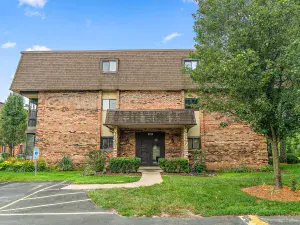 400 VILLAGE Circle #102 Willow Springs IL 60480 MLS #MRD12453121 52 broker reciprocity