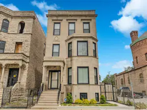 2111 W Roscoe Street #1R Chicago IL 60618 MLS #MRD12501057 54 broker reciprocity