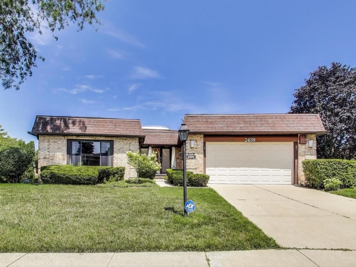 2439 Greenwood Road Northbrook IL 60062 MLS #MRD12435601 45 MLS #MRD12435601 image #0