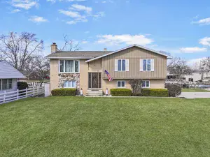 1718 W Lincoln Road McHenry IL 60051 MLS #MRD12500007 60 broker reciprocity
