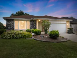 8 Donald Court Elmhurst IL 60126 MLS #MRD12492098 60 broker reciprocity