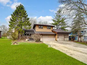 1502 N 34th Avenue Melrose Park IL 60160 MLS #MRD12498351 64 broker reciprocity