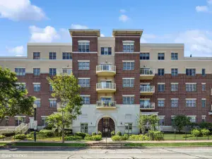 1406 Chanticleer Lane #1406 Hinsdale IL 60521 MLS #MRD12500440 58 broker reciprocity