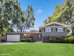 711 Cadillac Drive Wheaton IL 60187 MLS #MRD12496819 46 broker reciprocity