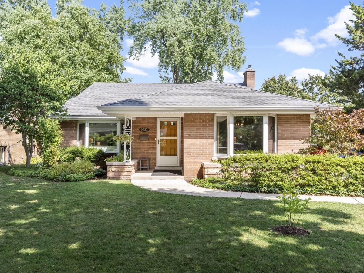 9237 Forestview Road Evanston IL 60203 MLS #MRD12439384 45 MLS #MRD12439384 image #0