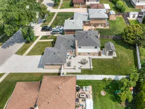 1517 White Trail Elk Grove Village IL 60007 MLS #MRD12486147 60 broker reciprocity