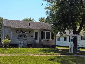 32 N Walnut Street Manteno IL 60950 MLS #MRD12499122 62 broker reciprocity