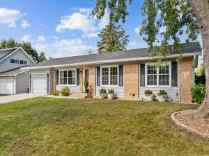 706 N Main Street Mount Prospect IL 60056 MLS #MRD12501911 52 broker reciprocity