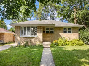 196 Southgate Avenue Chicago Heights IL 60411 MLS #MRD12392981 64 broker reciprocity