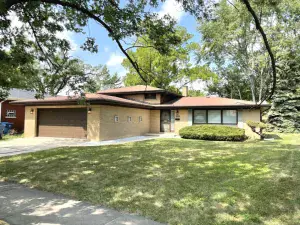 15354 Dobson Avenue South Holland IL 60473 MLS #MRD12450538 56 broker reciprocity