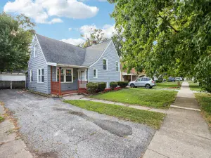 5185 Greentree Road Oak Forest IL 60452 MLS #MRD12457821 60 broker reciprocity