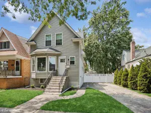 1210 Park Avenue North Chicago IL 60064 MLS #MRD12482022 54 broker reciprocity