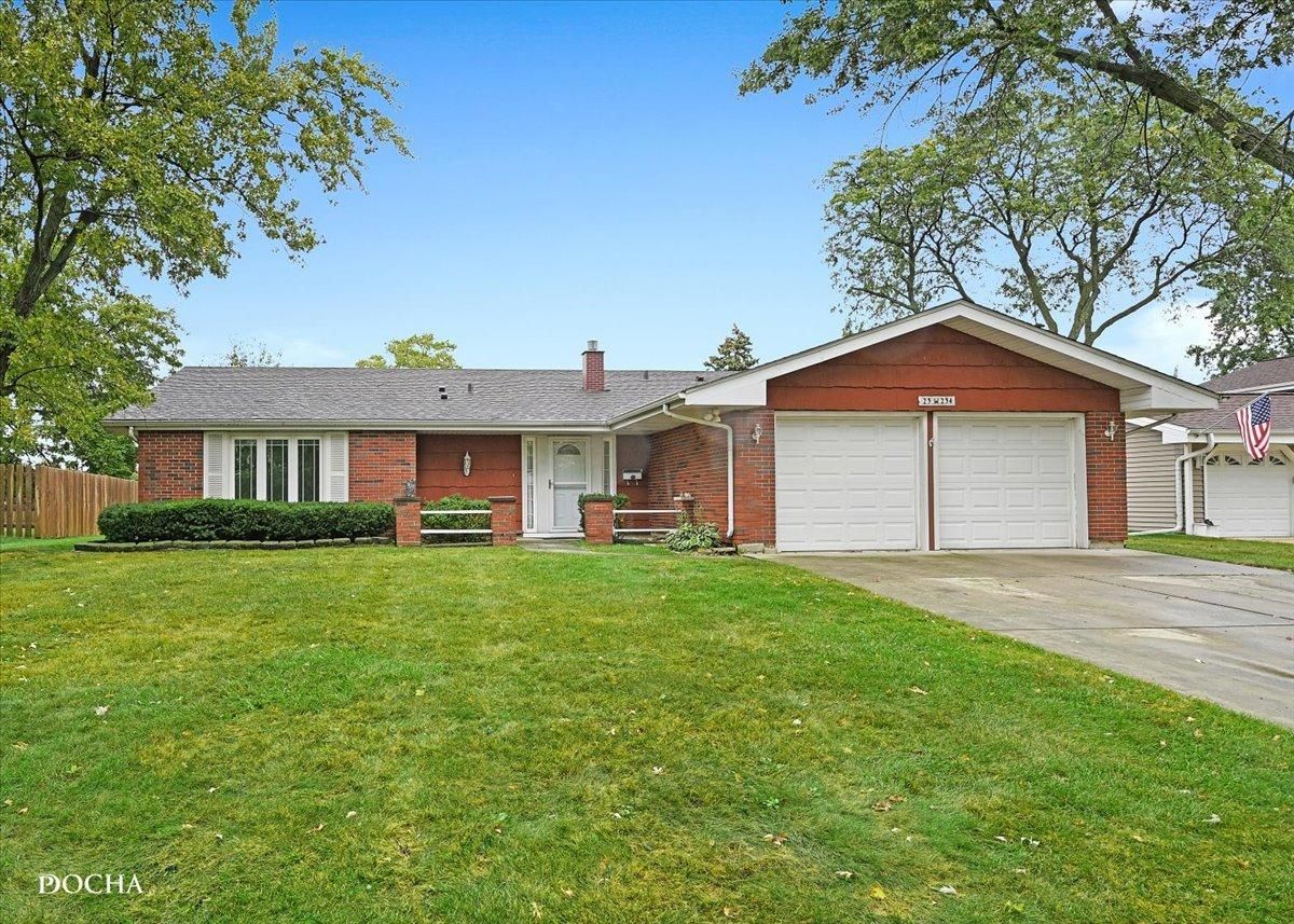 23W234 Woodcroft Drive Glen Ellyn IL 60137 MLS #MRD12444919 45 MLS #MRD12444919 image #0