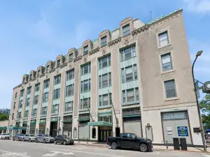 8847 La Crosse Avenue #204 Skokie IL 60077 MLS #MRD12494089 60 broker reciprocity
