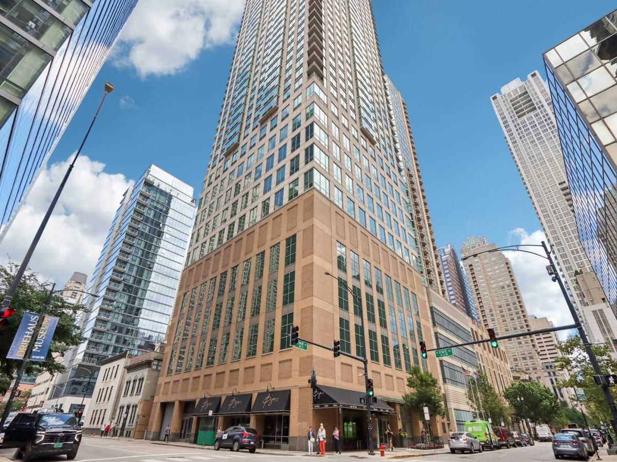 2 E Erie Street #3403 Chicago IL 60611 MLS #MRD12445197 45 MLS #MRD12445197 image #0