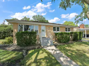 1100 W 173rd Street East Hazel Crest IL 60429 MLS #MRD12494369 62 broker reciprocity