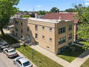 8900 S Normal Avenue Chicago IL 60620 MLS #MRD12474819 62 broker reciprocity