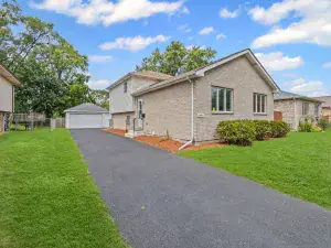 1211 Highland Avenue Joliet IL 60435 MLS #MRD12488403 64 broker reciprocity