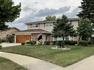 9153 W Oaks Street Des Plaines IL 60016 MLS #MRD12497808 46 broker reciprocity
