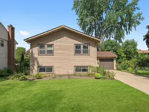 139 E Anita Avenue Mount Prospect IL 60056 MLS #MRD12492209 116 broker reciprocity