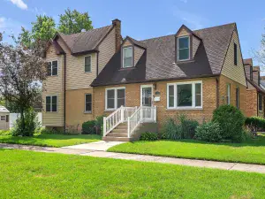 1295 Hirsch Avenue Calumet City IL 60409 MLS #MRD12501547 58 broker reciprocity