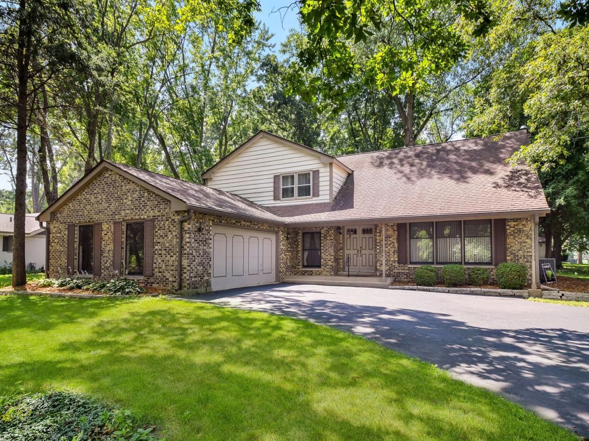 5N634 Lostview Lane St. Charles IL 60175 MLS #MRD12447194 45 MLS #MRD12447194 image #0