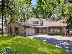 931 W Downer Place Aurora IL 60506 MLS #MRD12486301 58 broker reciprocity