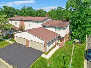 1406 Chanticleer Lane #1406 Hinsdale IL 60521 MLS #MRD12500440 50 broker reciprocity